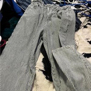 Super cute dressy pants!